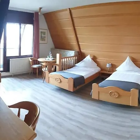 Restaurant Paelzer-buwe Hotell 3*