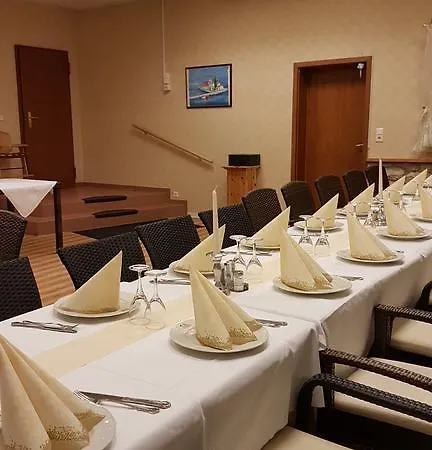 Restaurant Paelzer-buwe Hotell 3*